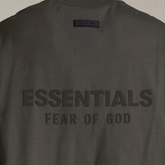 NWT FEAR OF GOD ESSENTIALS V-Neck T-shirt Ink Sz XL - Picture 4 of 13